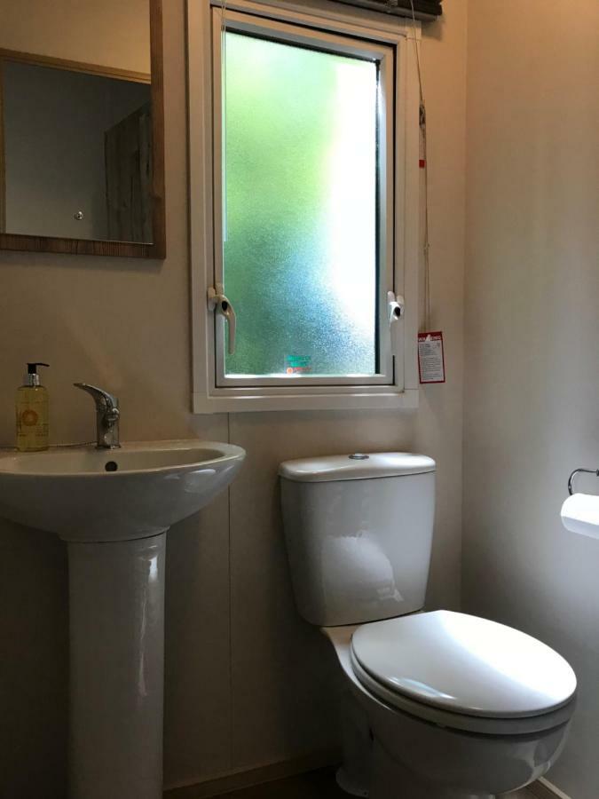 Westerley Cove Hotel Лимингтън Екстериор снимка